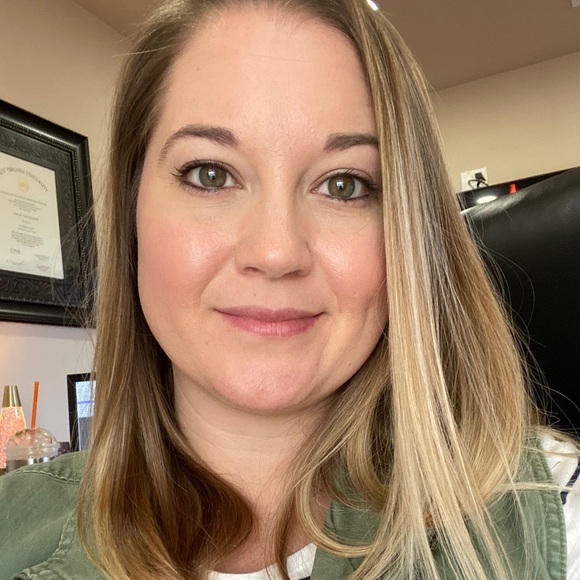 Meet your Posher, Ashley - Picture 1 of 1